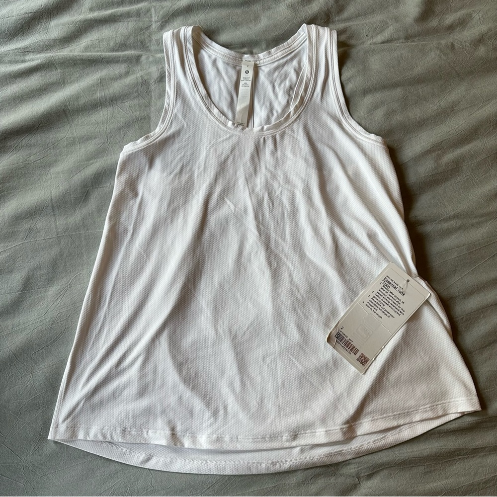 Lululemon white essential train tank NWT - Picture 6 of 10